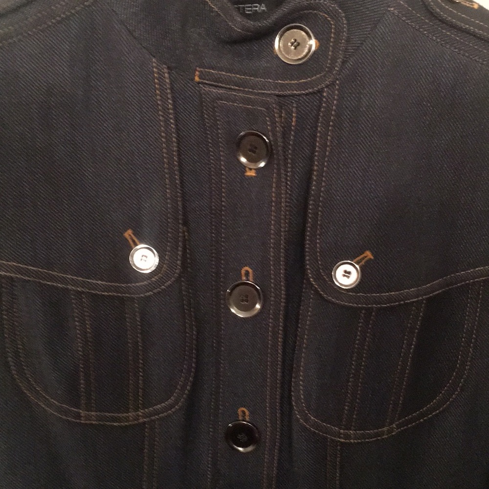 Suit - Picture 2 of 8